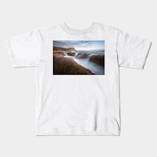 Water flowing over the rocks at Winney Bay on NSW Central Coast Kids T-Shirt